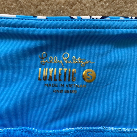 Lilly Pulitzer Annora Luxletic UPF50+ Lunar Blue Palm Beach Petals Print Size S - Picture 11 of 11